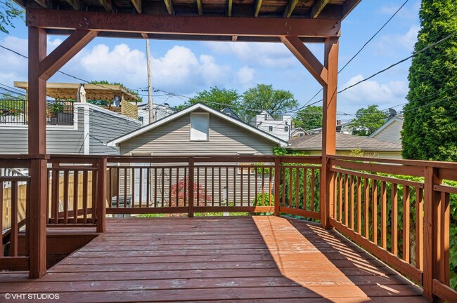 Foto del edificio - 3035 N Leavitt St