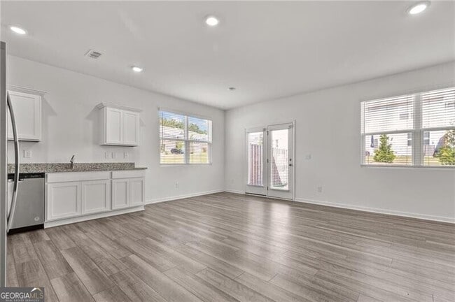 Building Photo - 103 Rydal Wy