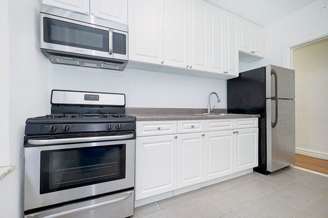 Building Photo - 125 Seaman Ave