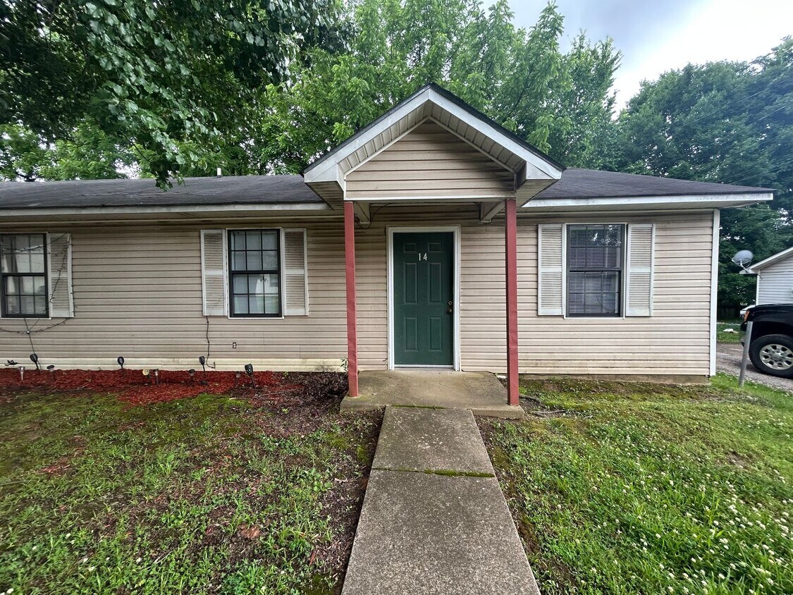 Primary Photo - 14 Tina Dr