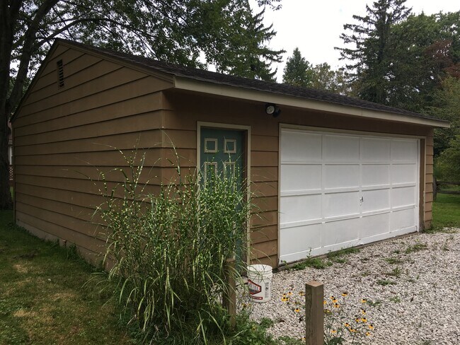 Building Photo - 355 S Rocky River Dr