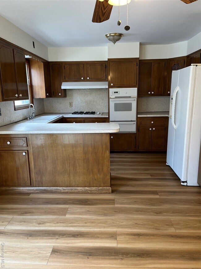 Building Photo - 72 Bowman Ave