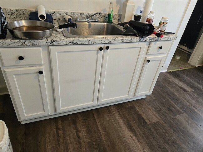 Building Photo - 771 Dwight St