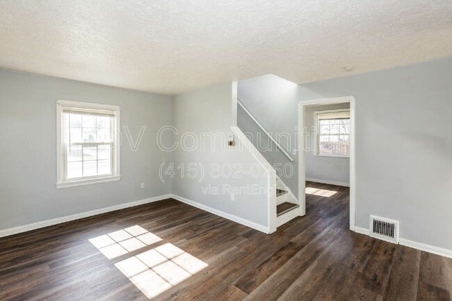 Foto del edificio - 492 E 327th St