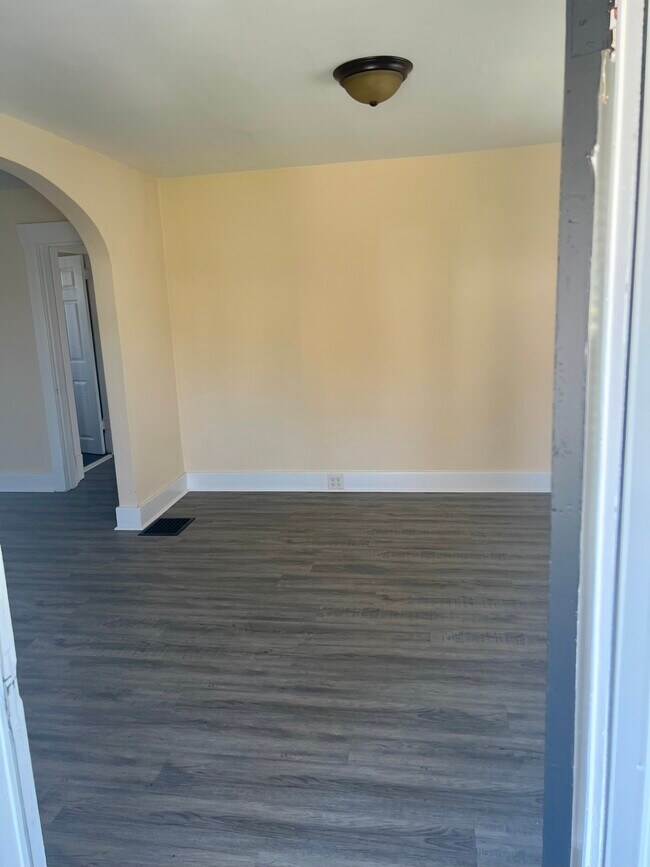 Building Photo - 3013 Taylor Blvd