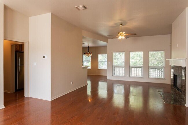 Building Photo - 1101 Cimarron Ct