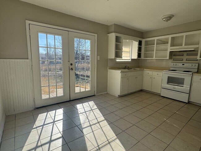 Foto del edificio - 4626 NW Ozmun Ave