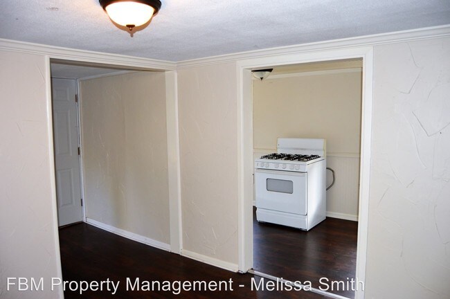 Building Photo - 2 br, 1 bath House - 1304 Hackberry Ave