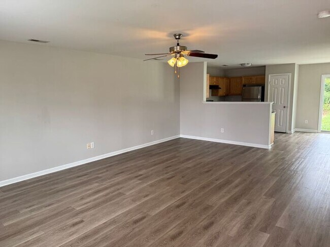 Building Photo - Nice townhouse duplex in convenient Kannap...