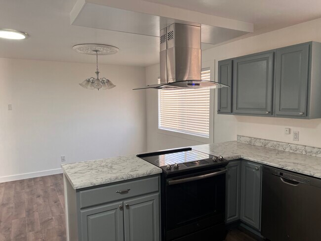 Building Photo - 356 S 600 W