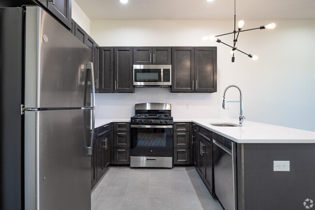 Building Photo - 604 Bloomfield