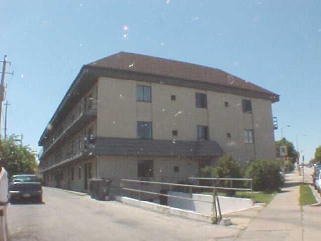 Foto del edificio - 9129 W National Ave