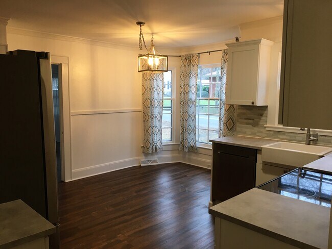 Kitchen with room for a table - 25 Lawndale Ave SE