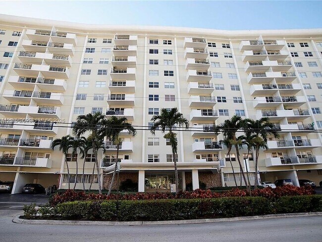 Foto del edificio - 401 Golden Isles Dr