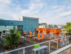 Building Photo - Palisades at Alcove