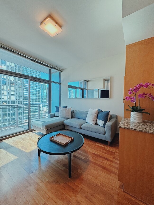 Foto del edificio - 2033 2nd Ave