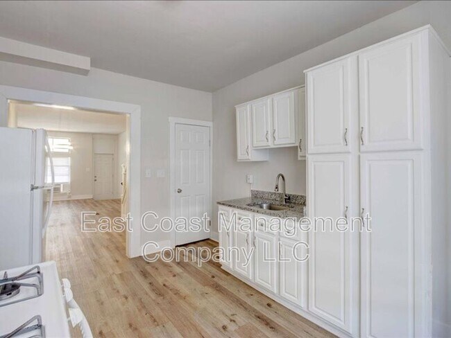Foto del edificio - 401 N Robinson St