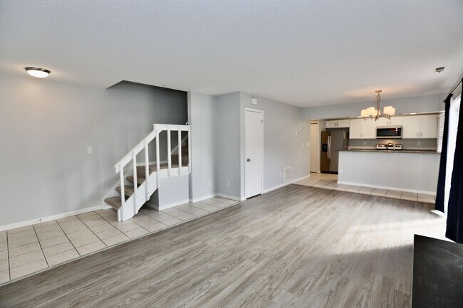 Building Photo - Ready 03-06-26! 2 Primary Suites! Near Little Creek, Dam Neck & Oceana Bases!