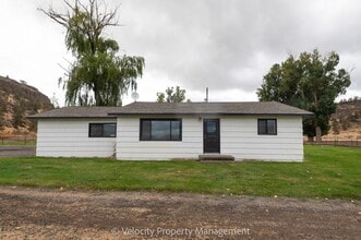 Building Photo - 15334 Oneil Hwy