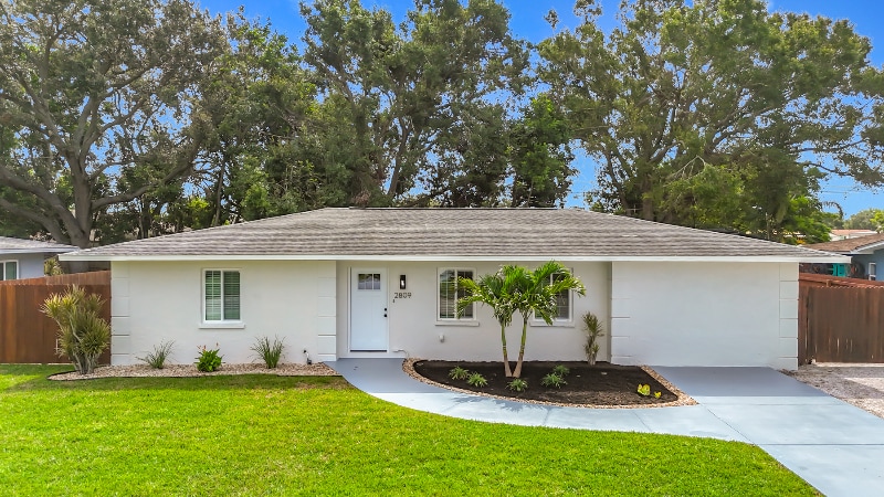 Foto principal - 2809 Taunton Dr W