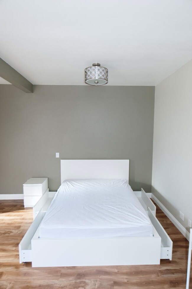Foto del edificio - 1535 Livonia Ave
