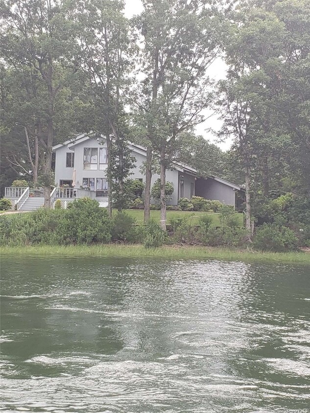 3327 Manhasset Ave, Greenport, NY 11944 House Rental in Greenport, NY