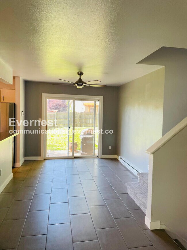 Foto del edificio - 1701 Ridgewood Rd