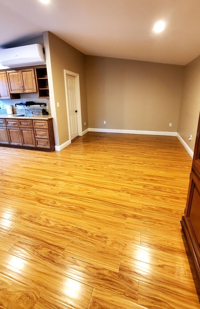 Foto del edificio - 16925 Knollwood Dr