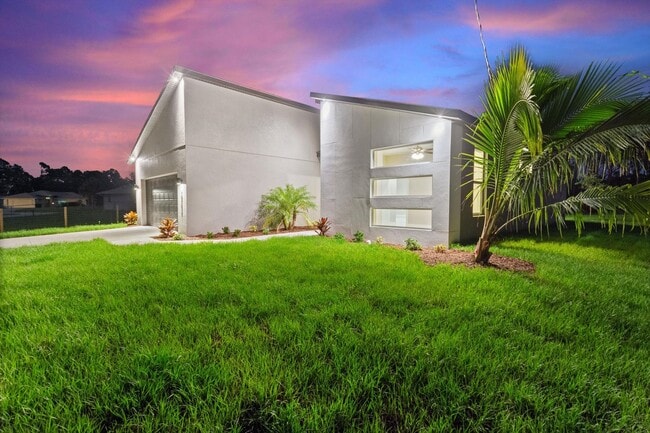 Building Photo - Deposit-Free! Modern, energy efficient hom...