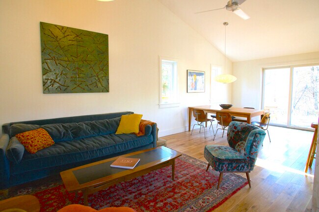 Living room - 1017 Creek Locks Rd