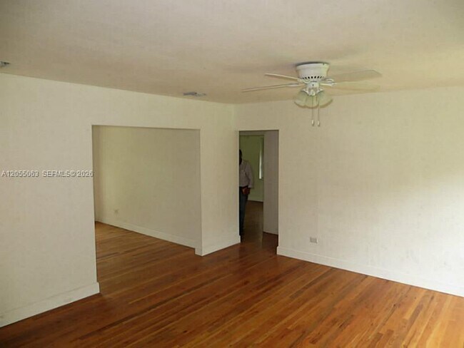 Foto del edificio - 5851 SW 28th St