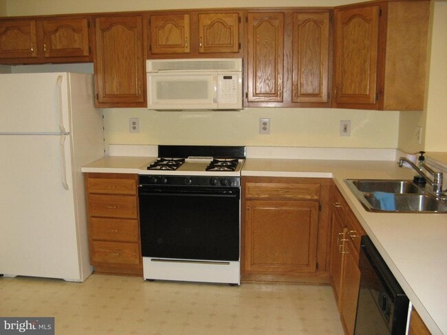 Building Photo - 113 Ridge Ct
