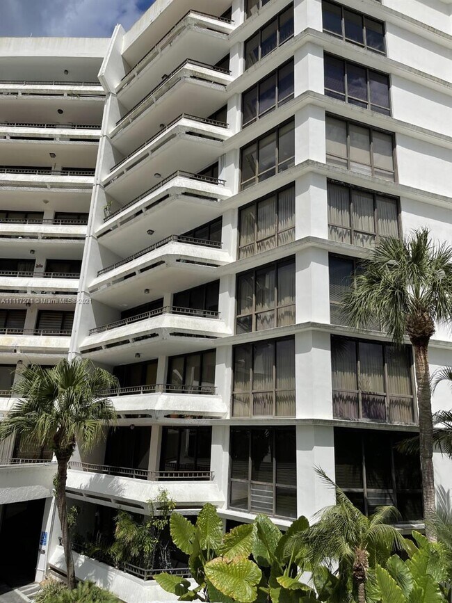 13953 Kendale Lakes Cir Unit 809B, Miami, FL 33183 Condo for Rent in