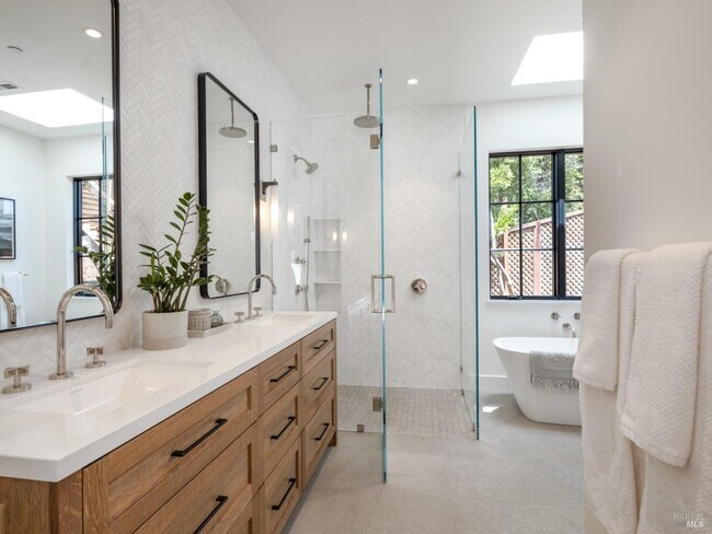 Foto del edificio - 213 Meda Ln