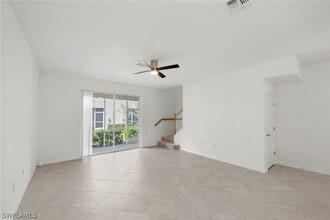 Building Photo - 2827 Blossom Wy