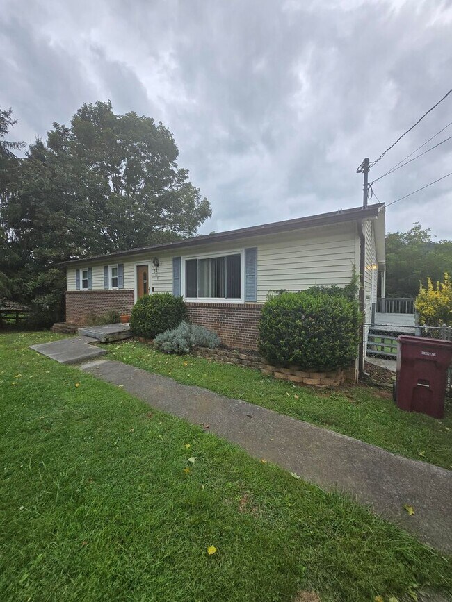 Building Photo - For Rent – 1304 Cobble Stone Court, Johnso...
