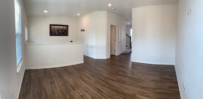 Building Photo - 285 Lakeshore Dr