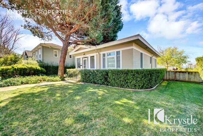 Building Photo - Cute historical home on Mare Island
