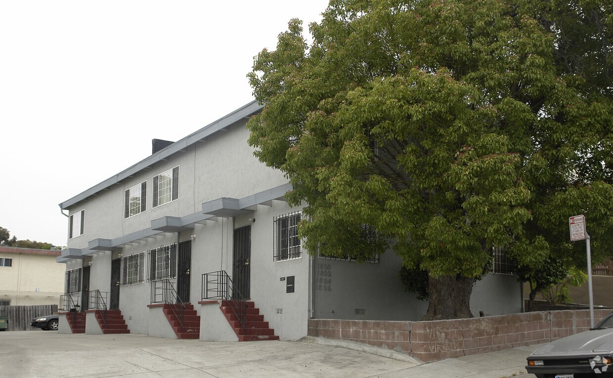 Building Photo - 1800-1806 E 24th St