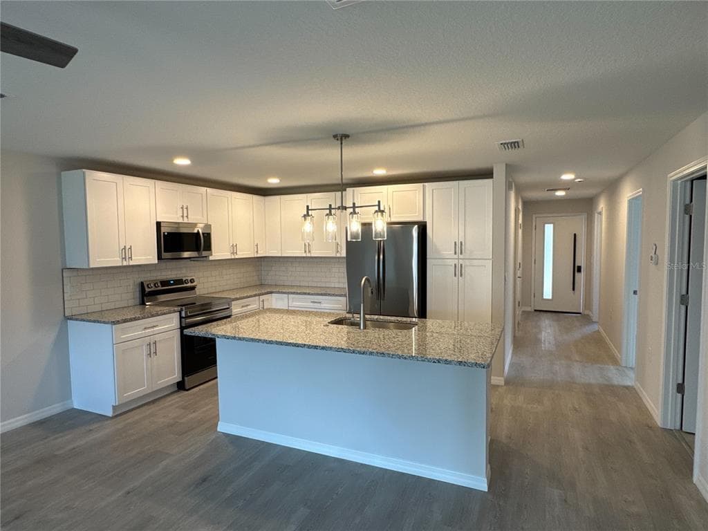 Building Photo - 28 Rainstone Ln