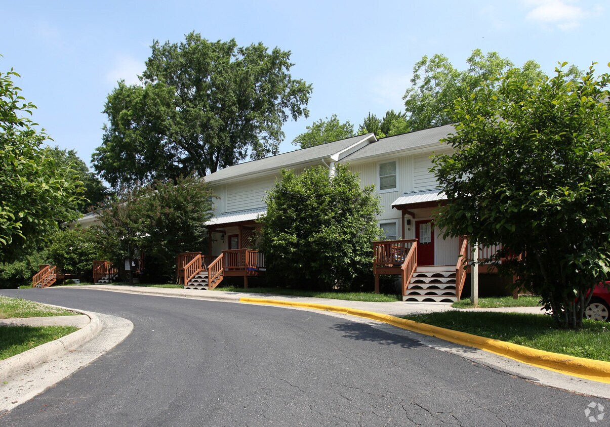 Foto del edificio - McCauley Trail Apartment