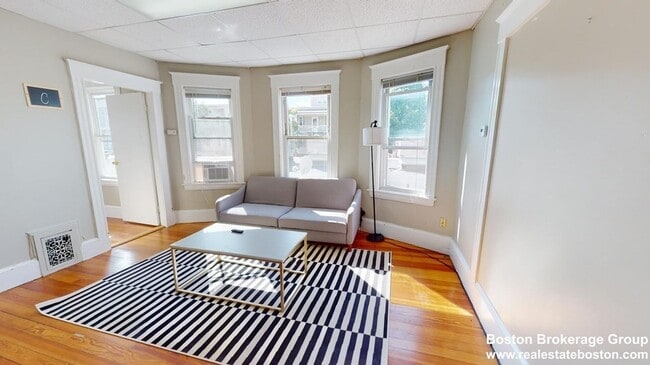 Building Photo - 3 Sudan St