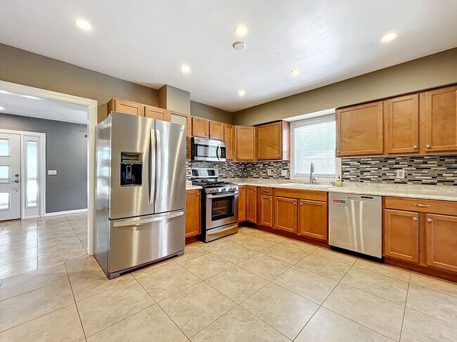 Building Photo - Beautiful 3 Bed/2 Bath Home for rent near ...