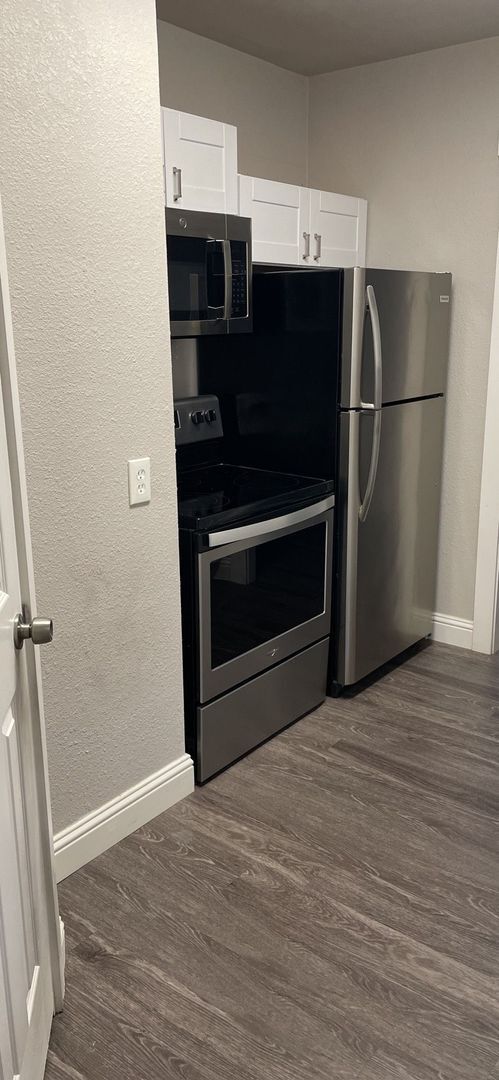 Foto del edificio - 1 Bedroom/1 Bath Cottage Near Downtown Redding