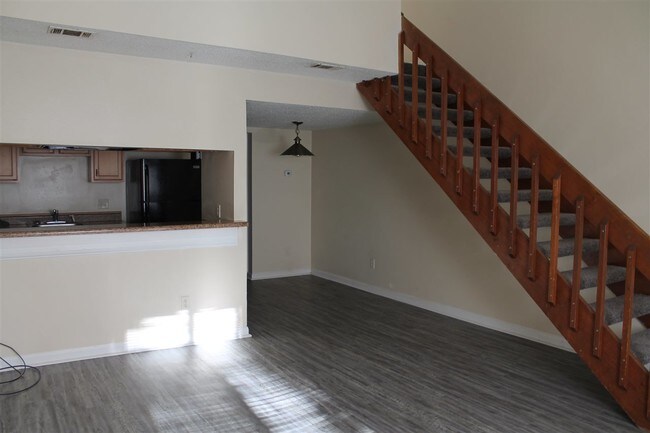 Foto del edificio - 2151 Sandpiper St