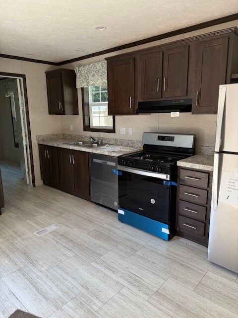 Foto del edificio - 25 Austin Dr