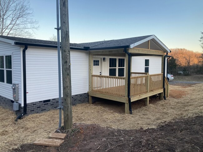 Building Photo - 9556 Crisman Rd
