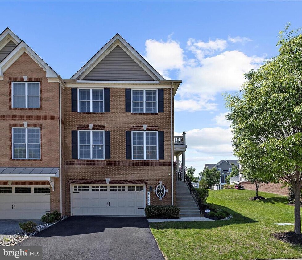 Foto principal - 8512 Pine Springs Dr