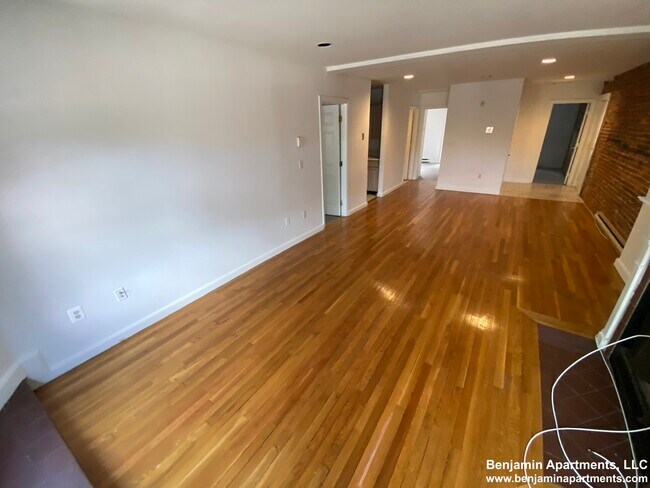 Foto del edificio - 1750 Washington St