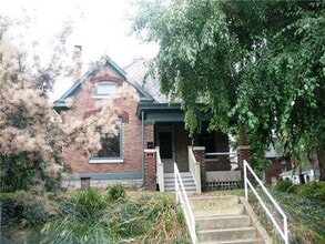 Building Photo - 21 E Oakland Ave